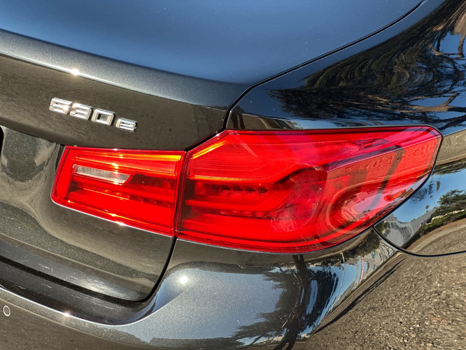 Used 2019 BMW 530e w/ Convenience Package RWD image 28