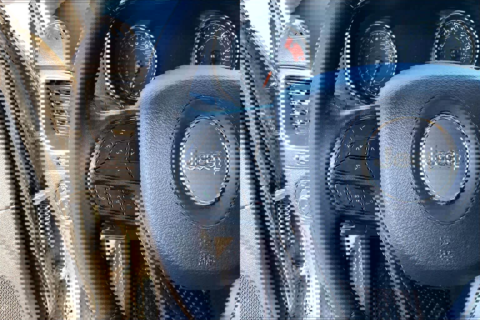 Used 2019 Jeep Cherokee Trailhawk image 23