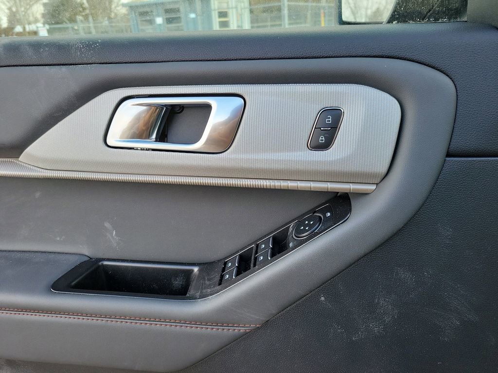 New 2026 Ford Explorer Active w/ Active Comfort Package image 18