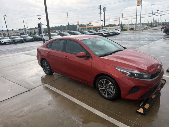 Used 2023 Kia Forte LXS w/ LXS Technology Package FWD image 2