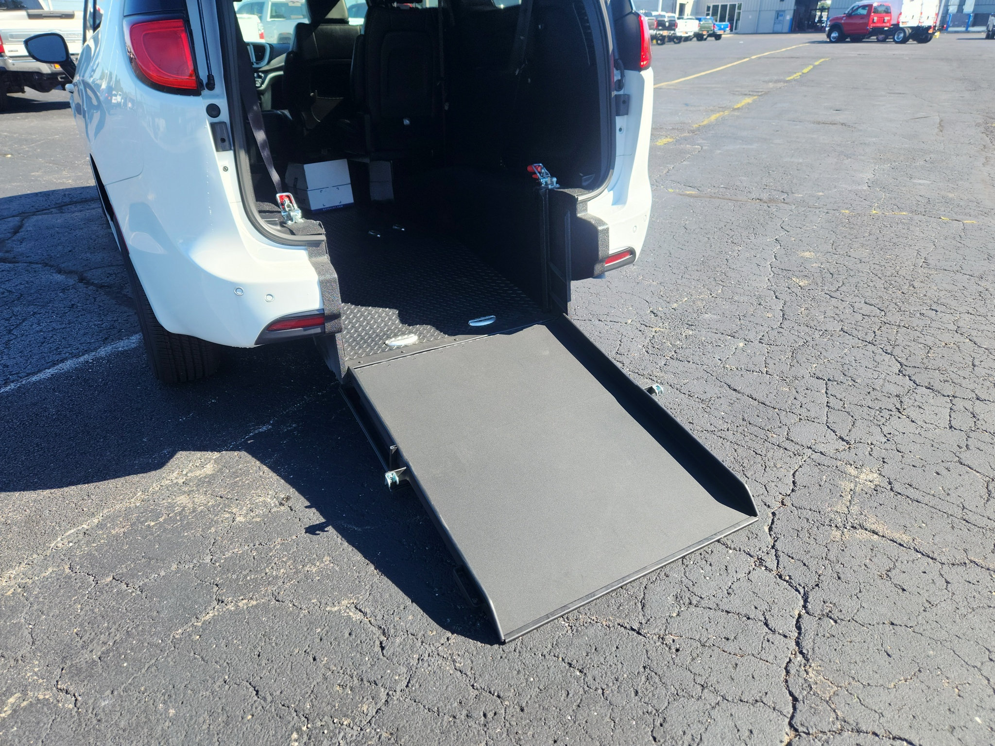 New 2026 Chrysler Voyager LX FWD image 18
