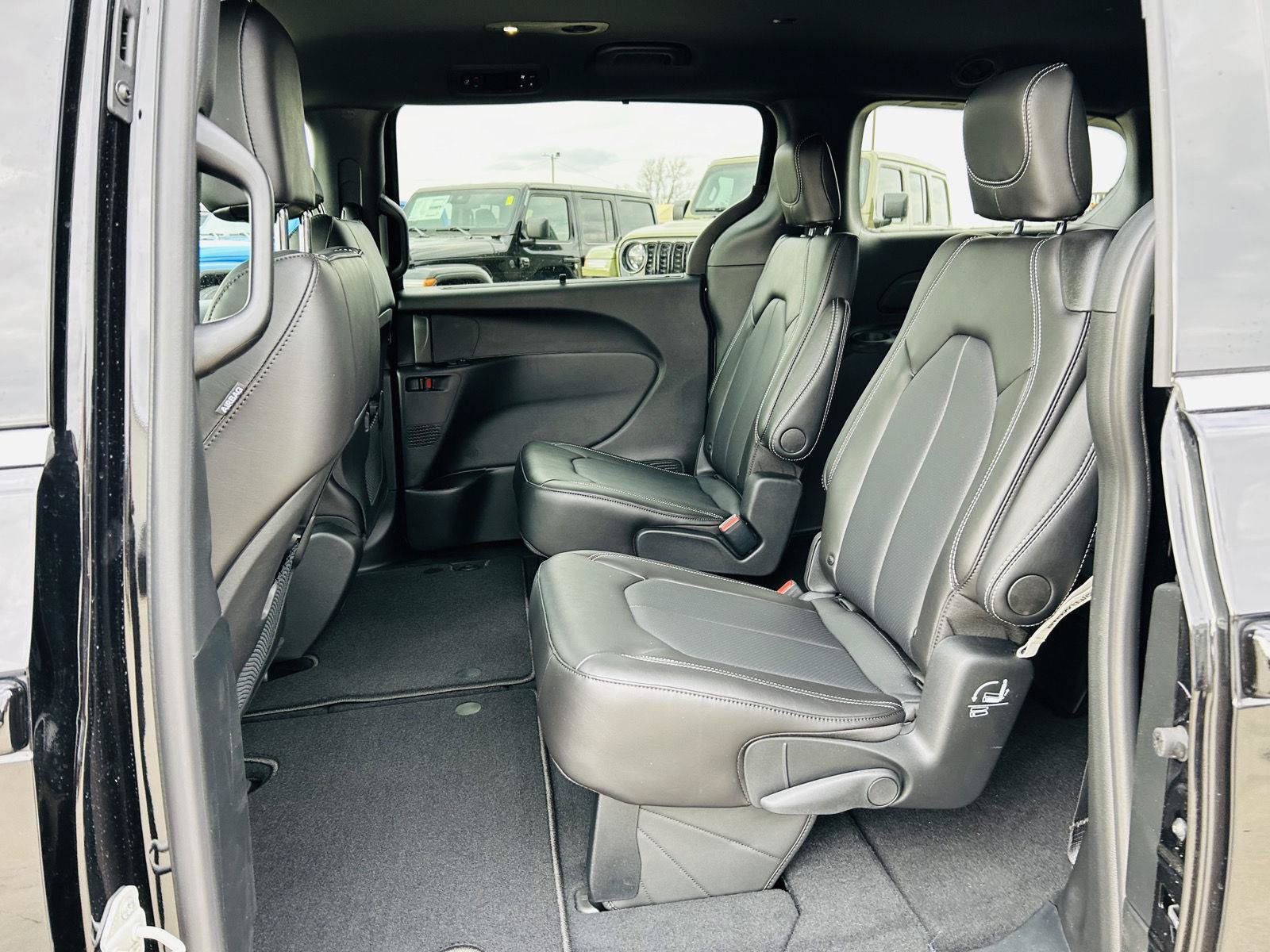 New 2026 Chrysler Voyager LX FWD image 26