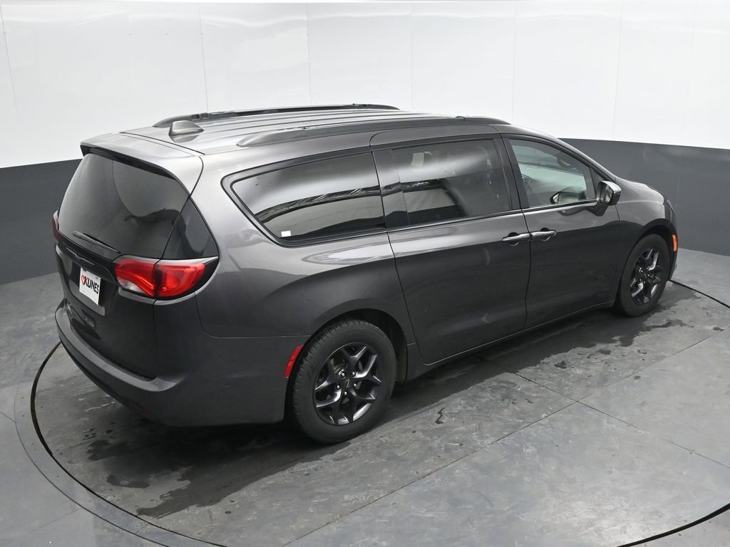 Used 2020 Chrysler Pacifica Touring-L Plus FWD image 24