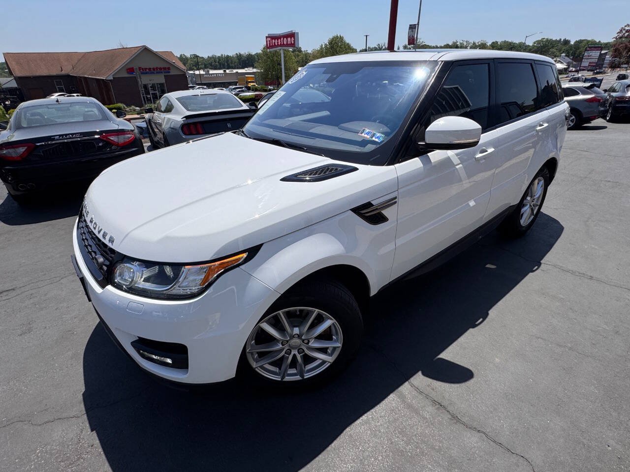 Used 2016 Land Rover Range Rover Sport SE AWD/4WD image 2