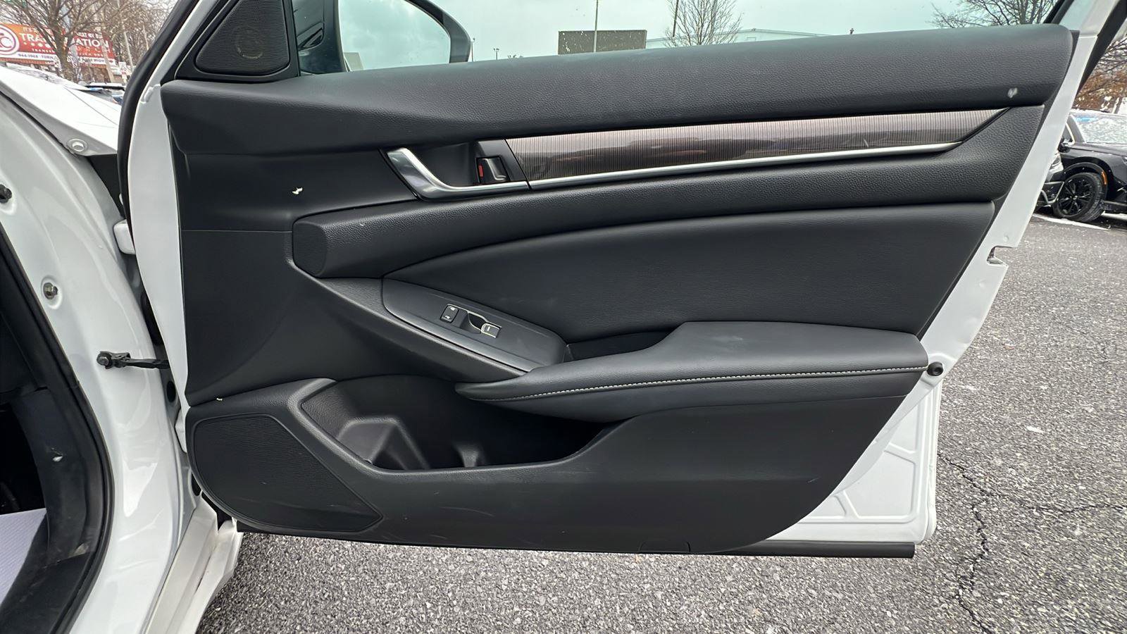 Used 2022 Honda Accord Sport image 12