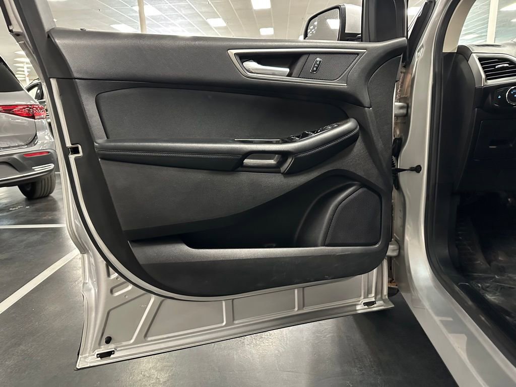 Used 2017 Ford Edge SEL FWD image 13