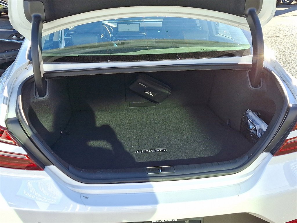 Used 2024 Genesis G70 2.5T image 30