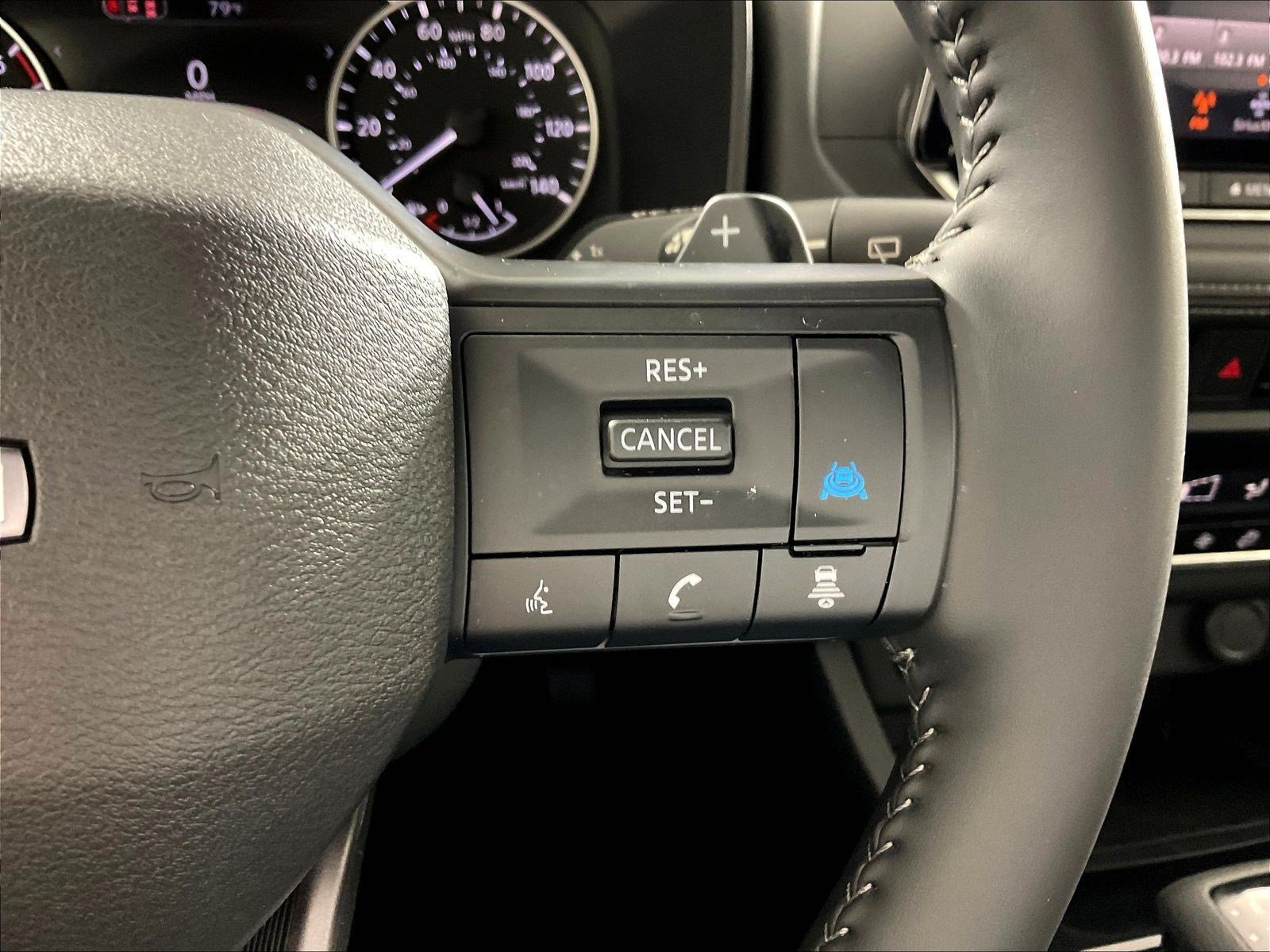Used 2026 Nissan Rogue SV AWD/4WD image 12