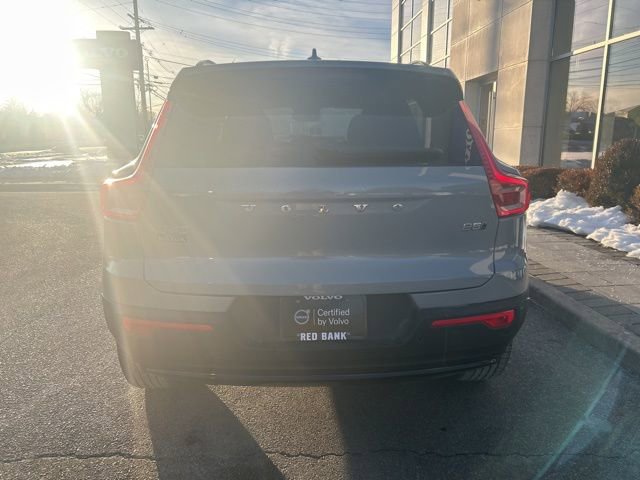 Used 2025 Volvo XC40 B5 Plus image 4