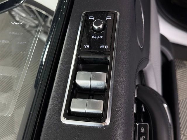 Used 2018 Land Rover Range Rover HSE AWD/4WD image 29