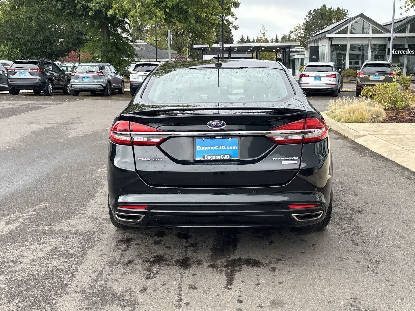Used 2017 Ford Fusion Titanium FWD image 4
