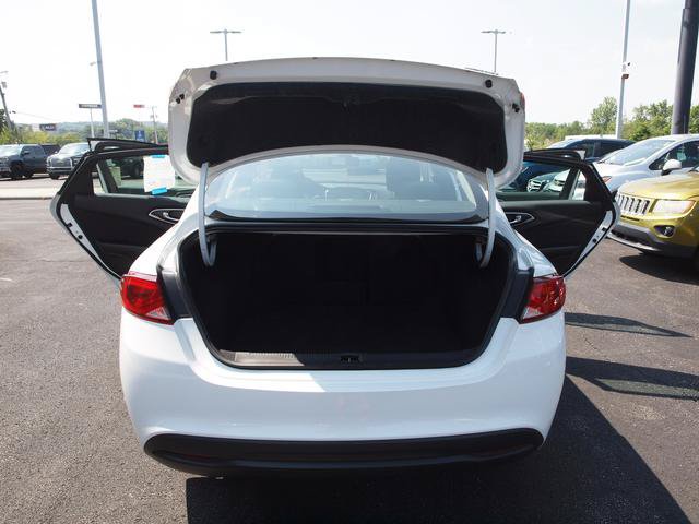 Used 2017 Chrysler 200 LX FWD image 5