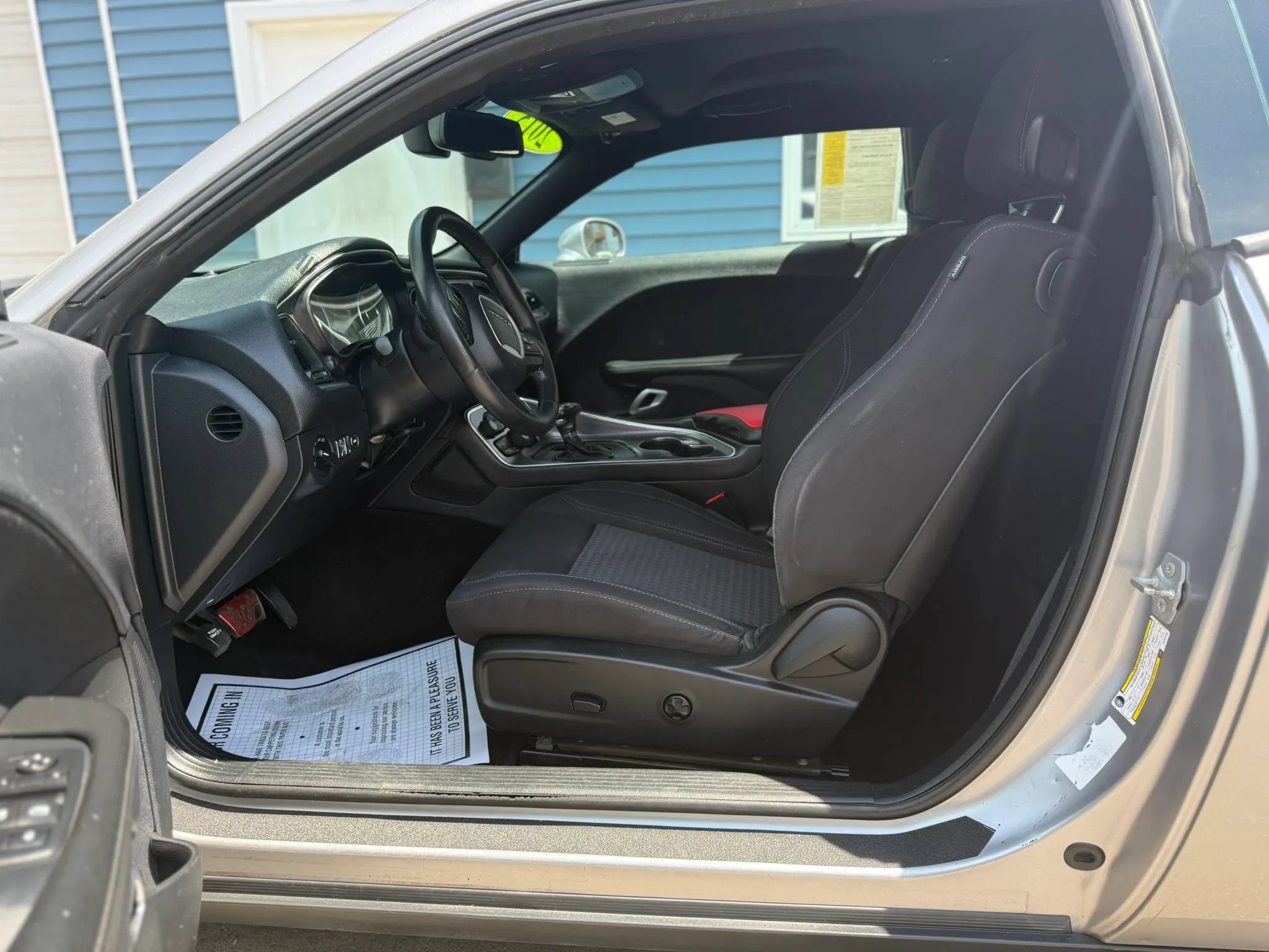 Used 2015 Dodge Challenger SXT RWD image 9