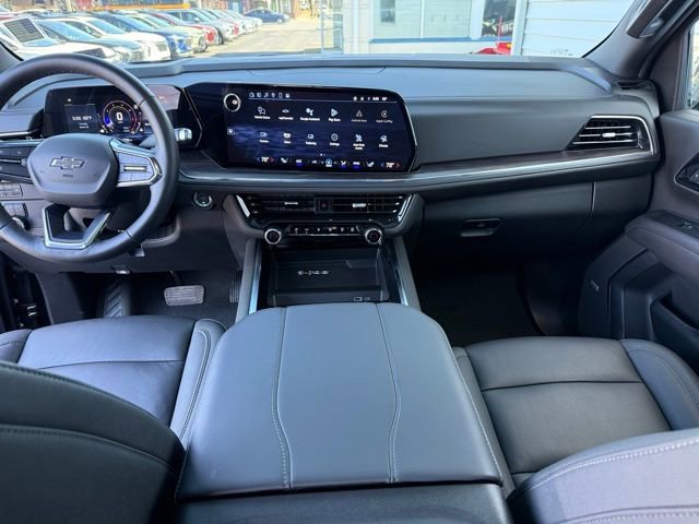 Used 2025 Chevrolet Tahoe Z71 w/ Comfort Package AWD/4WD image 19
