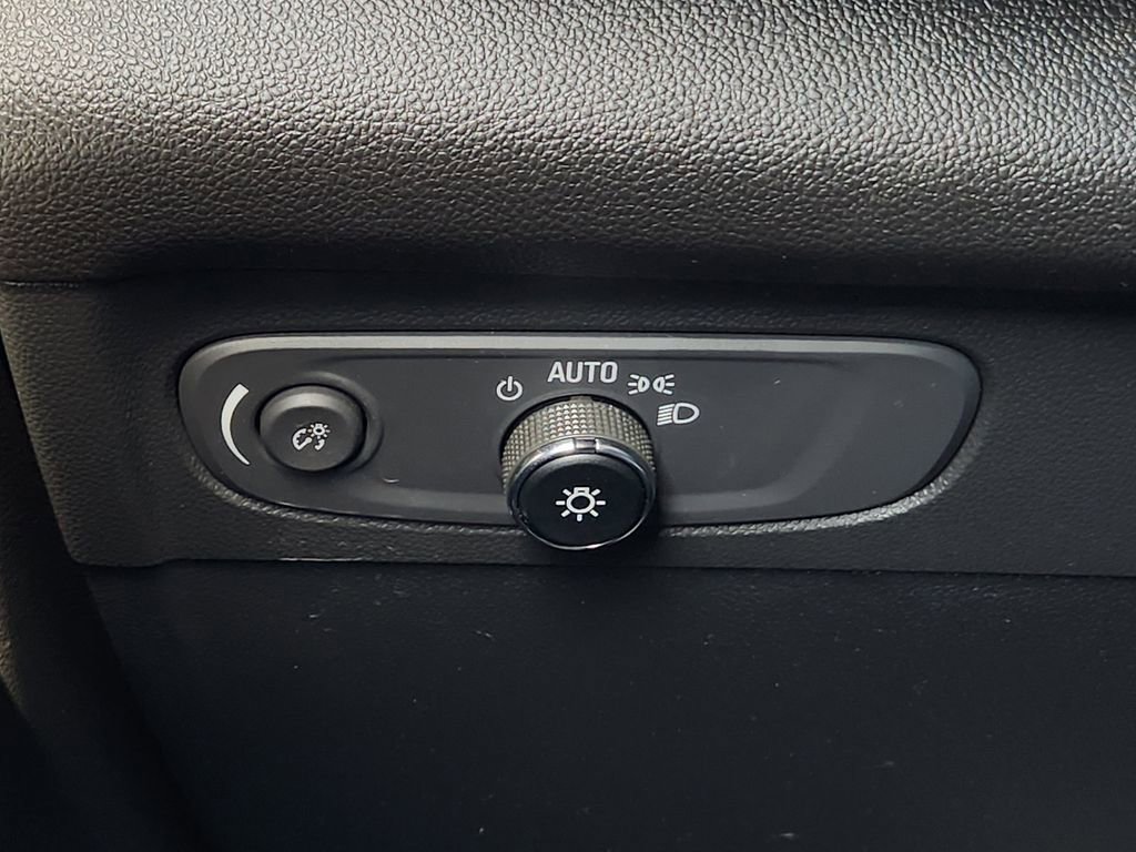 Used 2023 Buick Envision Preferred image 27