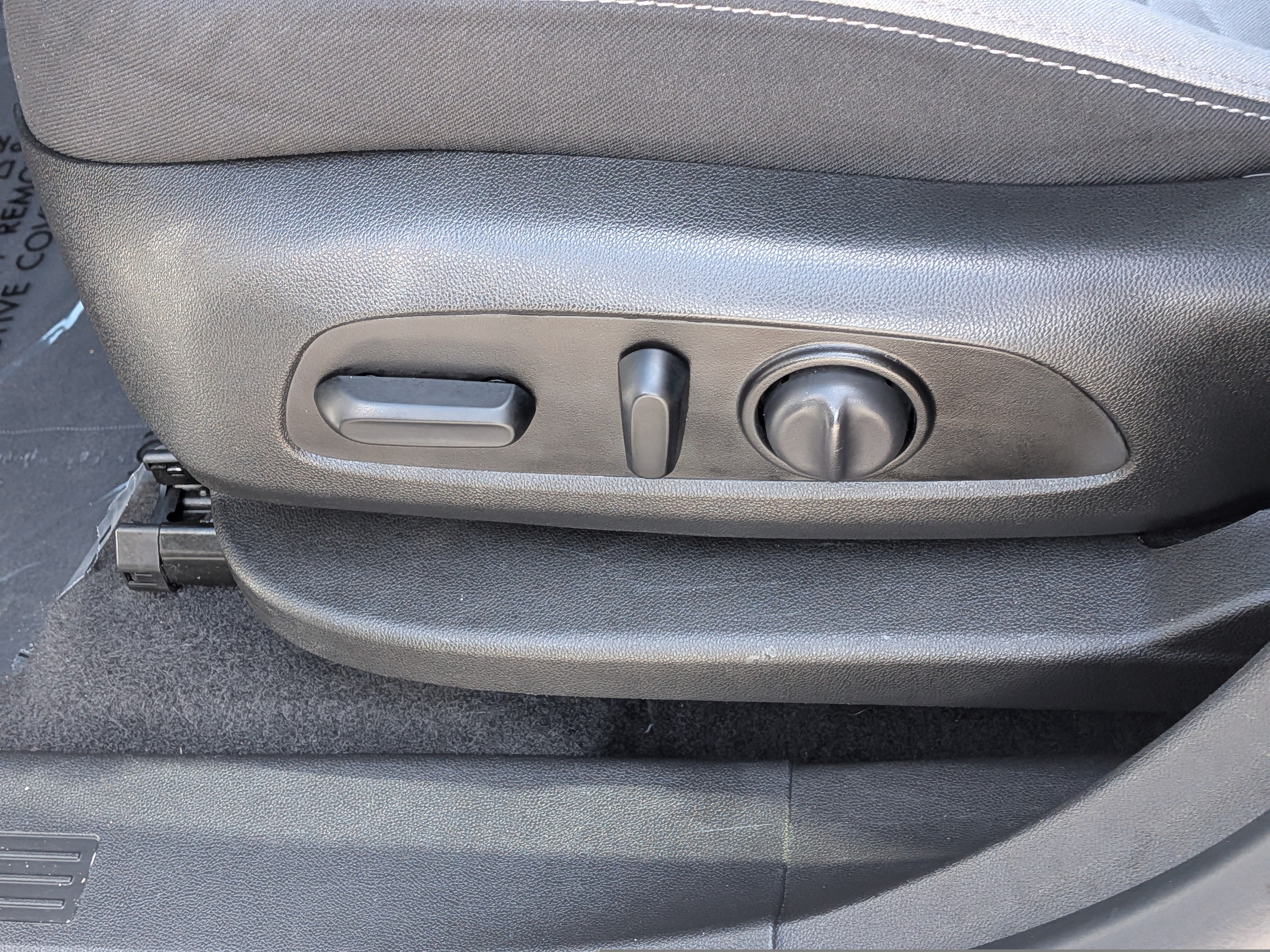 Used 2021 Chevrolet Equinox LS w/ LS Convenience Package FWD image 21