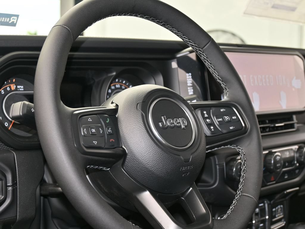 New 2026 Jeep Gladiator Rubicon w/ Steel Power Dome Hood Package AWD/4WD image 13