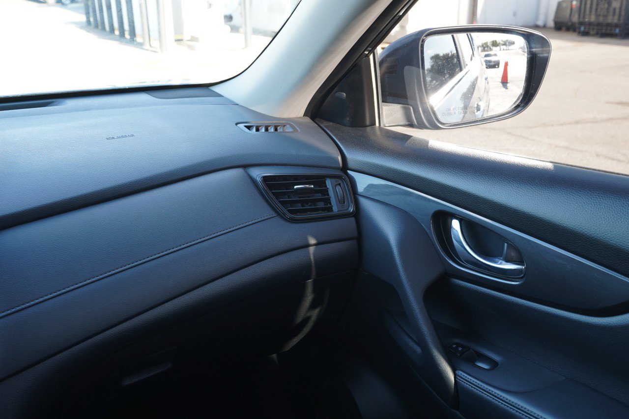 Used 2020 Nissan Rogue SV FWD image 8