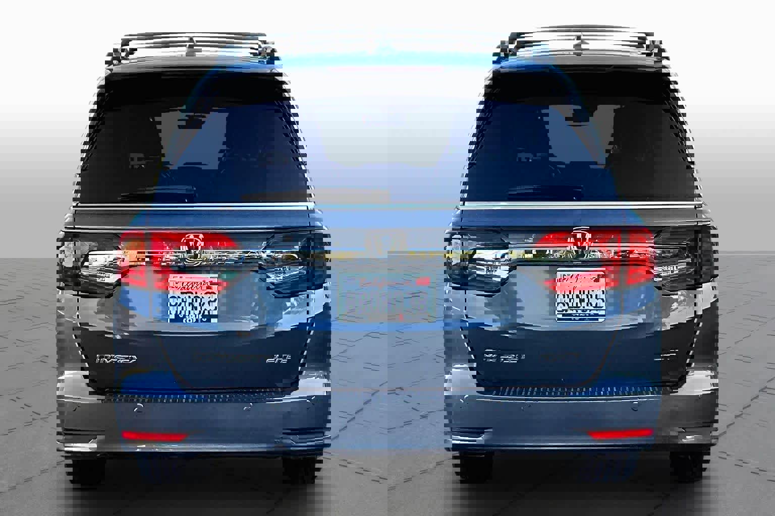 Used 2018 Honda Odyssey Elite image 4