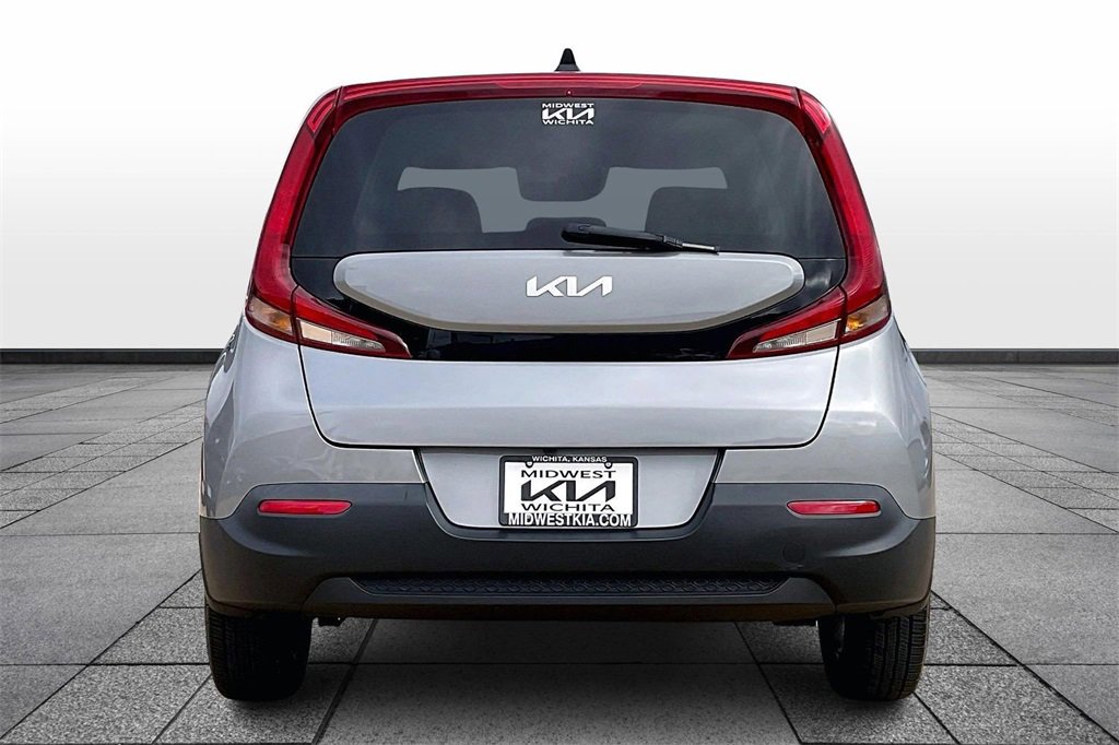 Certified 2022 Kia Soul LX w/ Technology Package image 4