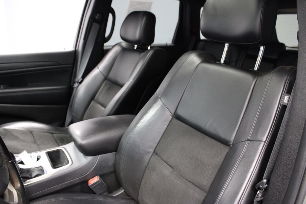Used 2021 Jeep Grand Cherokee Laredo X AWD/4WD image 26