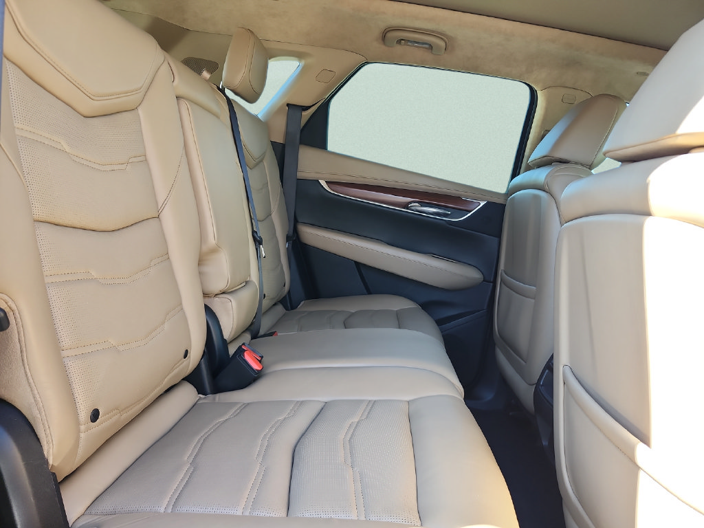 Used 2017 Cadillac XT5 Platinum AWD/4WD image 33