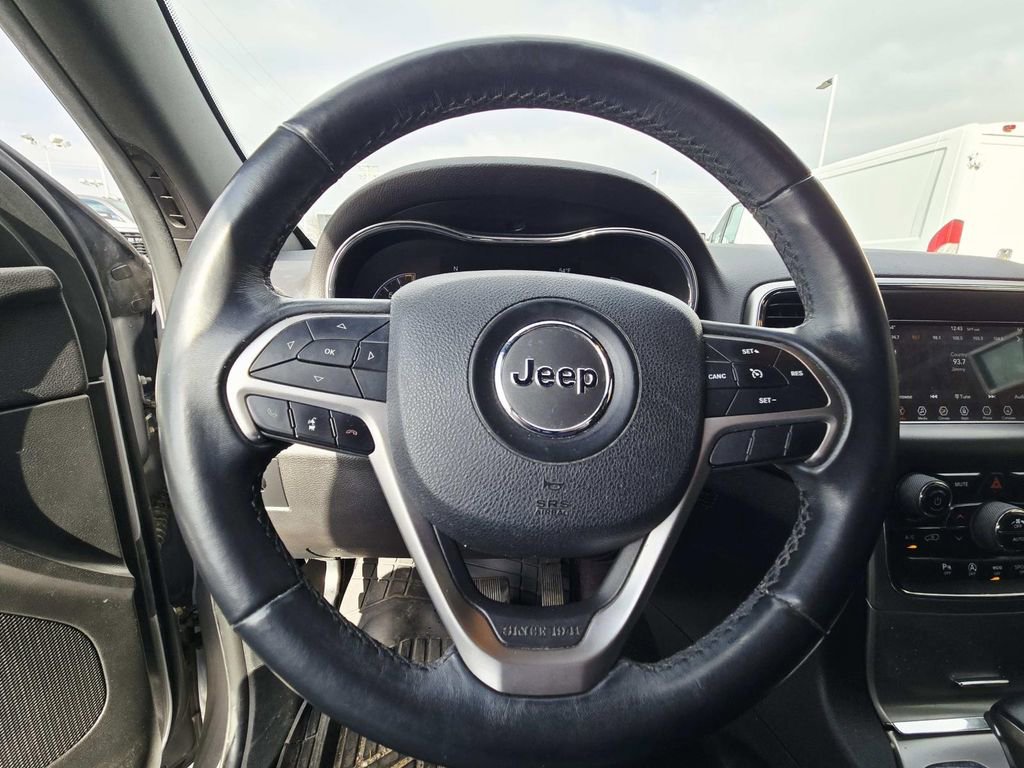 Used 2018 Jeep Grand Cherokee Laredo image 9