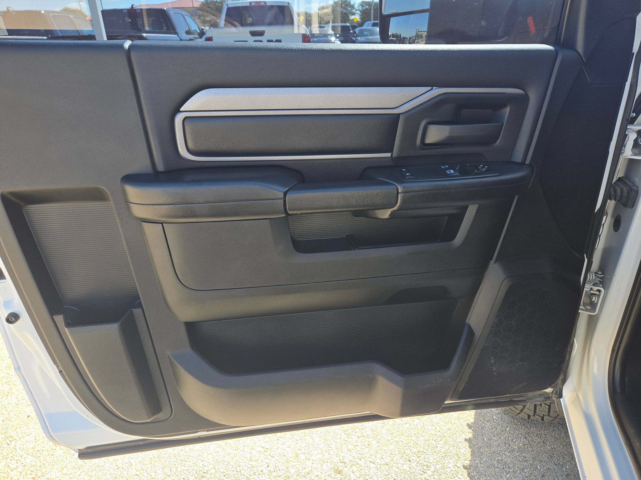 Used 2022 RAM 3500 Tradesman AWD/4WD image 11