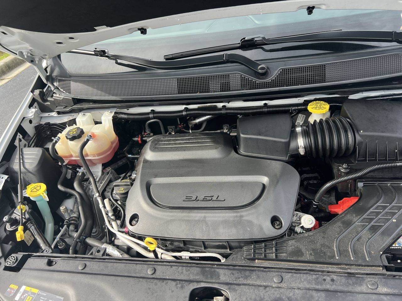 Used 2023 Chrysler Pacifica Touring-L FWD image 36