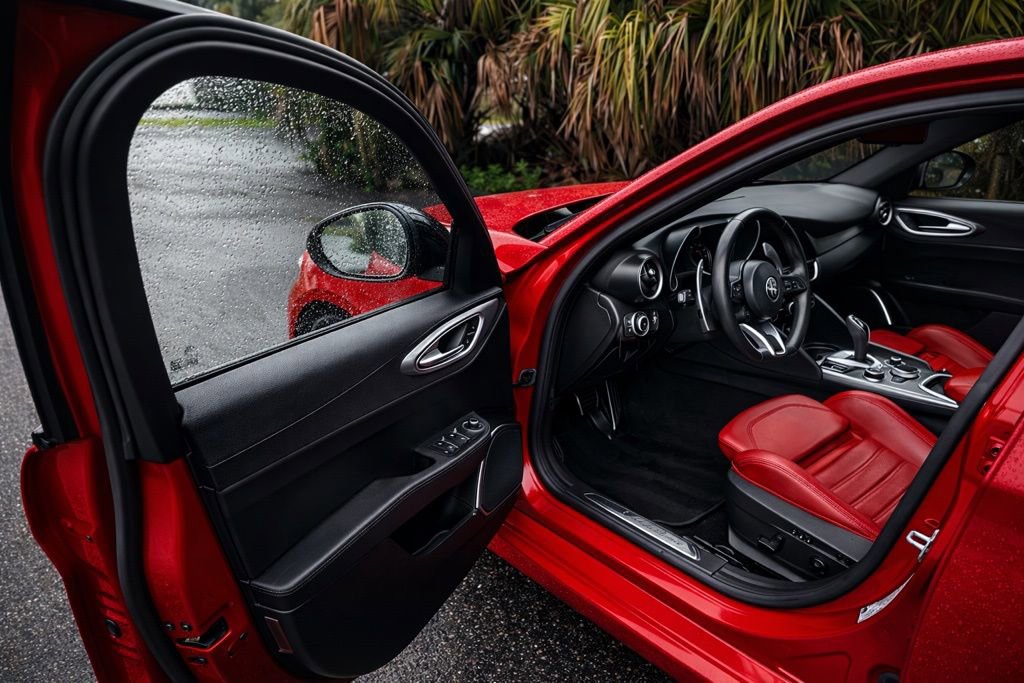 Used 2023 Alfa Romeo Giulia Veloce image 13