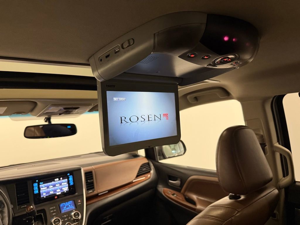 Used 2015 Toyota Sienna Limited image 27