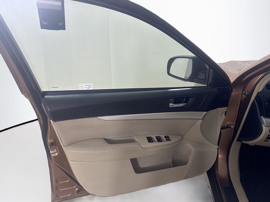 Used 2013 Subaru Outback 2.5i Premium image 9