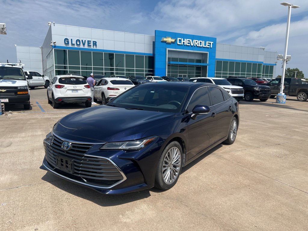 Used 2022 Toyota Avalon Limited image 1