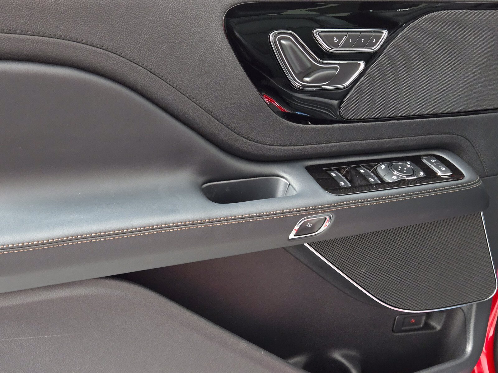 New 2026 Lincoln Aviator 2WD image 25
