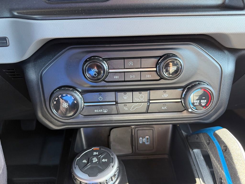 Used 2022 Ford Bronco Black Diamond image 28