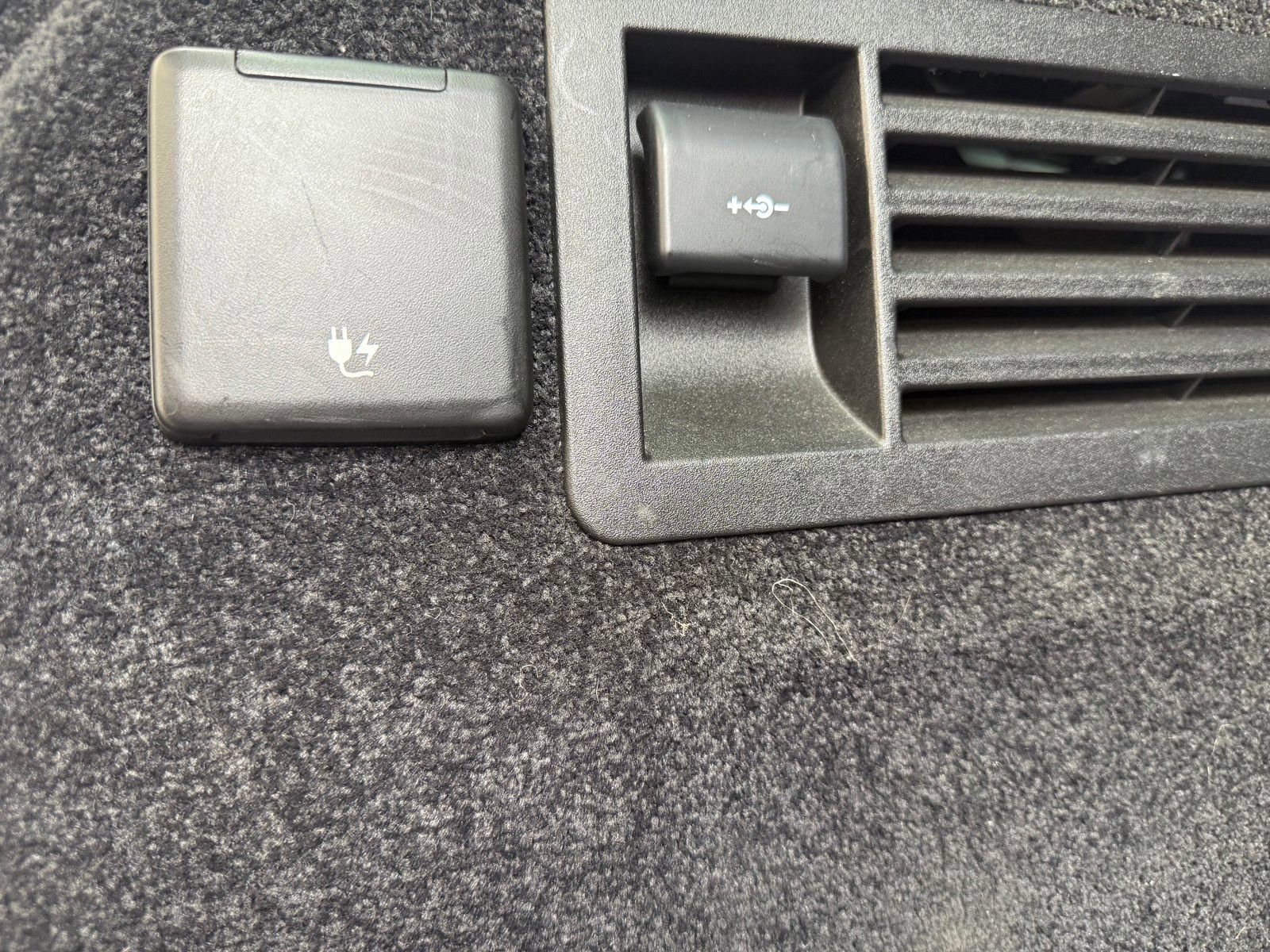 Used 2020 Land Rover Range Rover HSE image 22