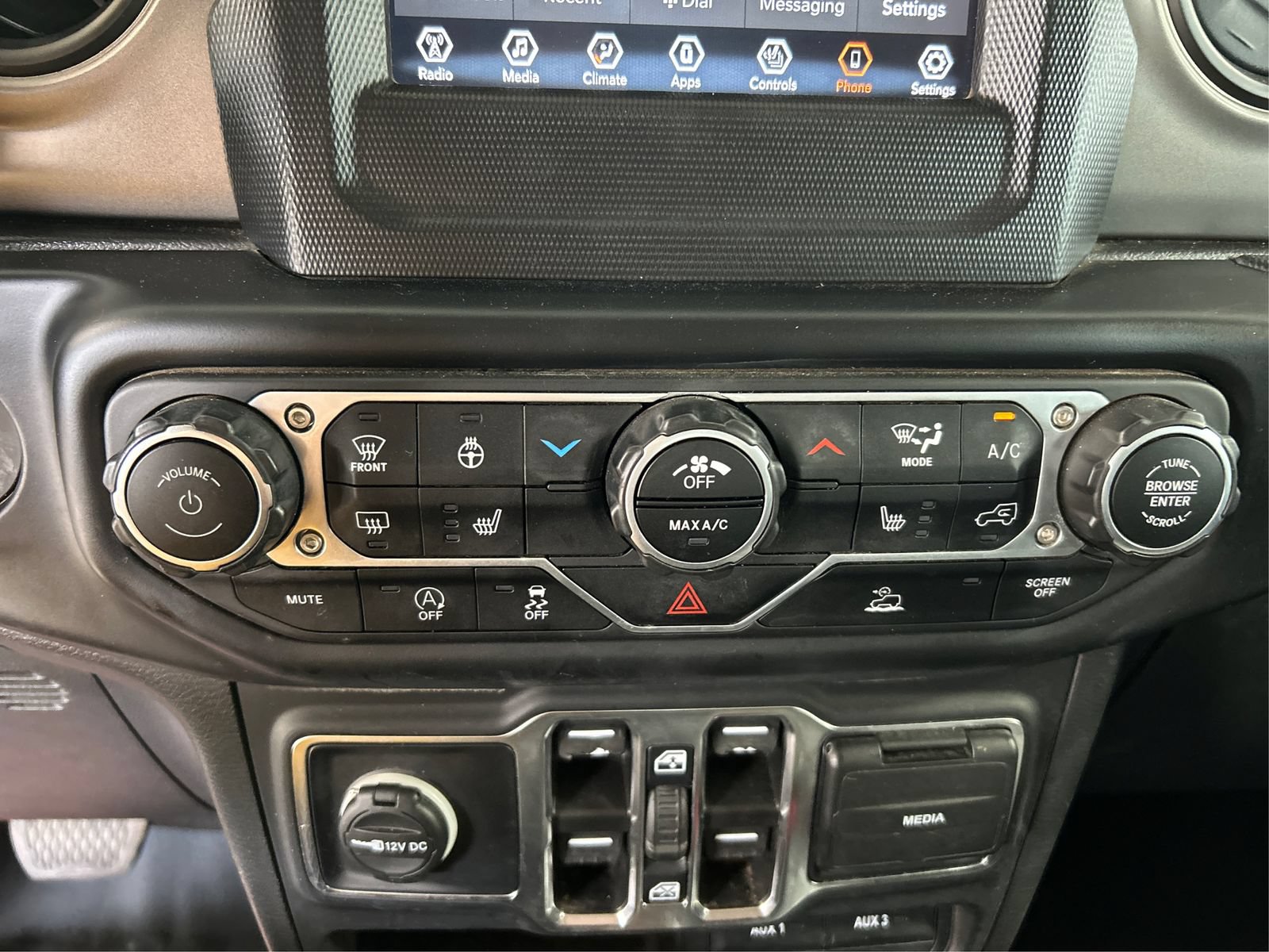 Used 2023 Jeep Wrangler Unlimited Sport AWD/4WD image 28