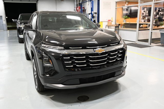 New 2026 Chevrolet Equinox LT w/ Convenience Package II image 3