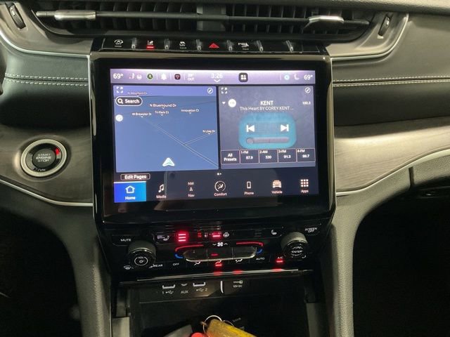 Used 2023 Jeep Grand Cherokee Limited image 16