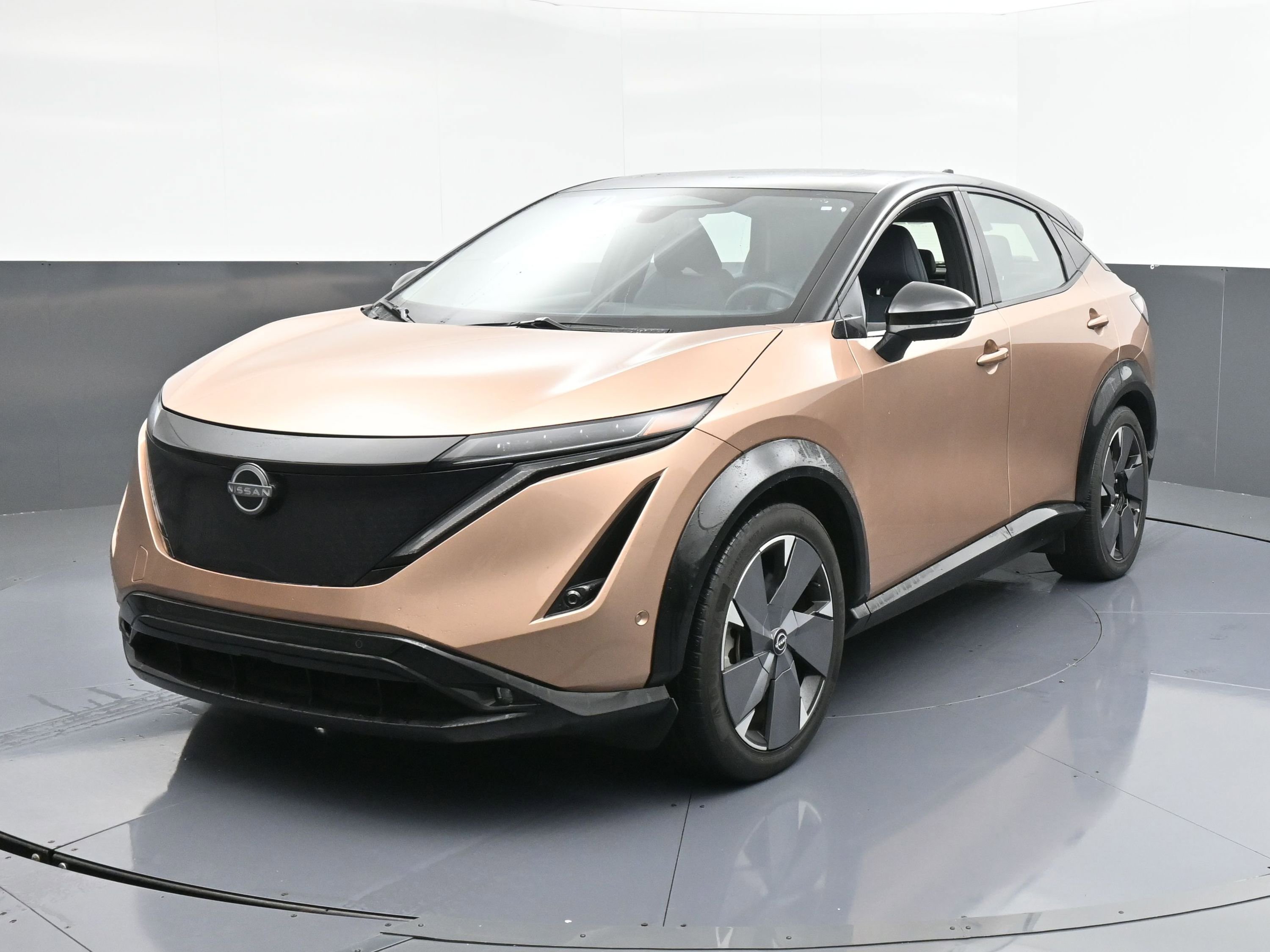 Used 2023 Nissan Ariya image 4