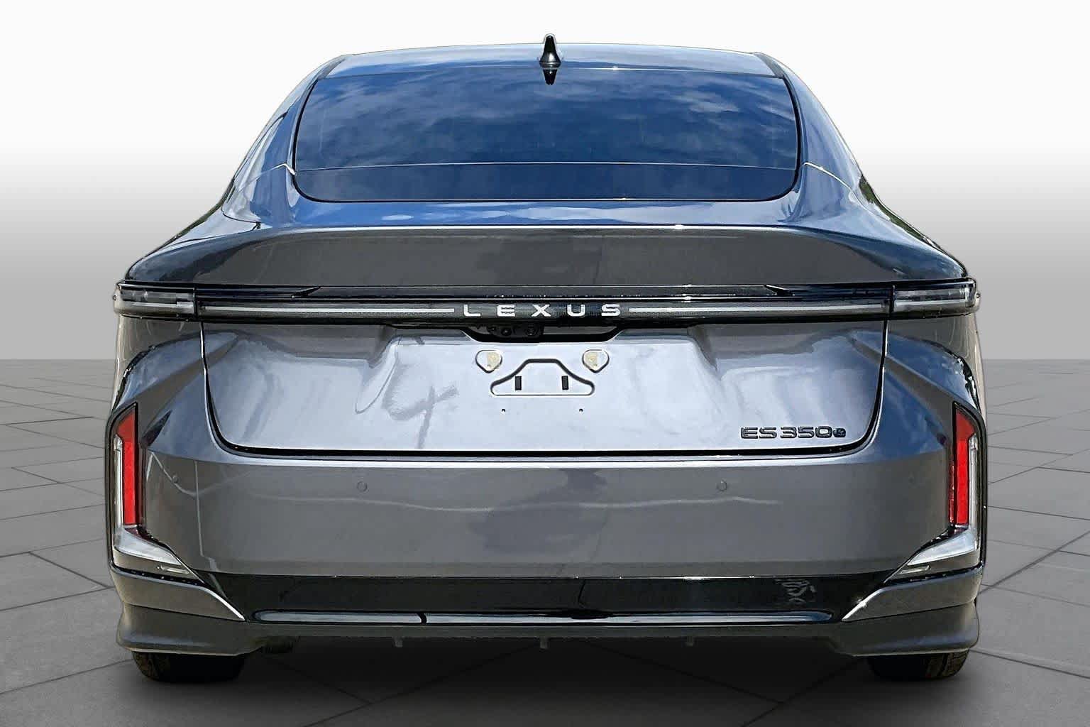 New 2026 Lexus ES 350e w/ Executive Package FWD image 4