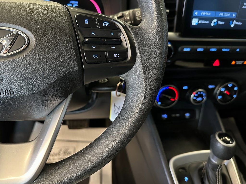 Used 2023 Hyundai Venue SE image 10