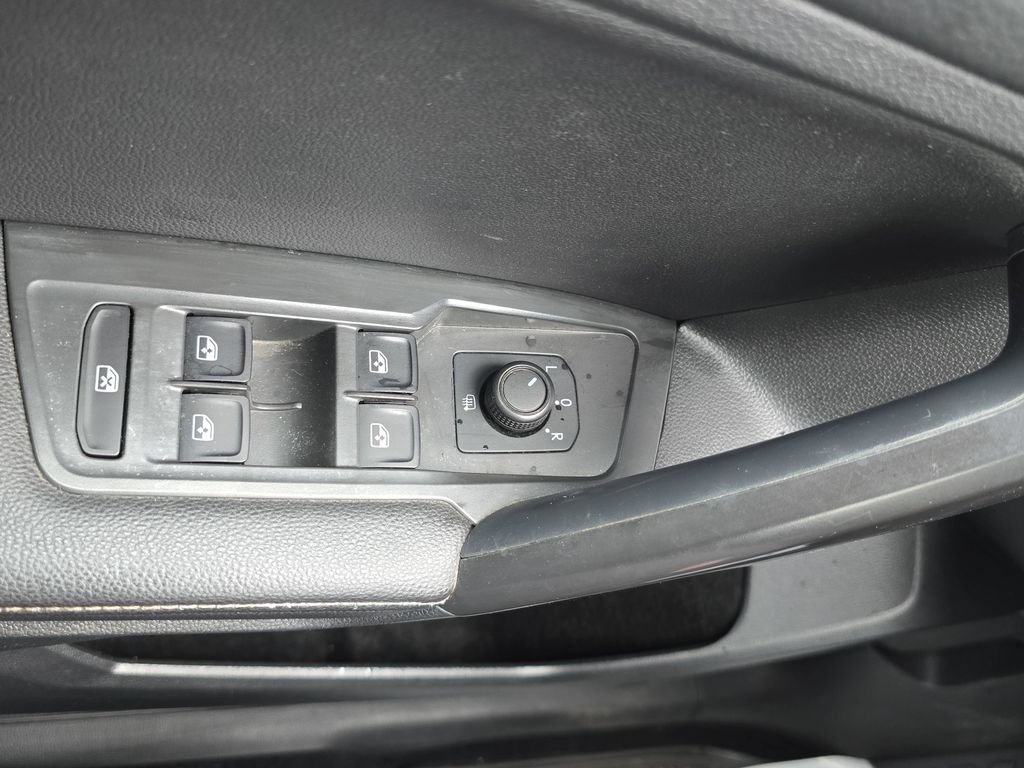 Used 2022 Volkswagen Tiguan S FWD image 23