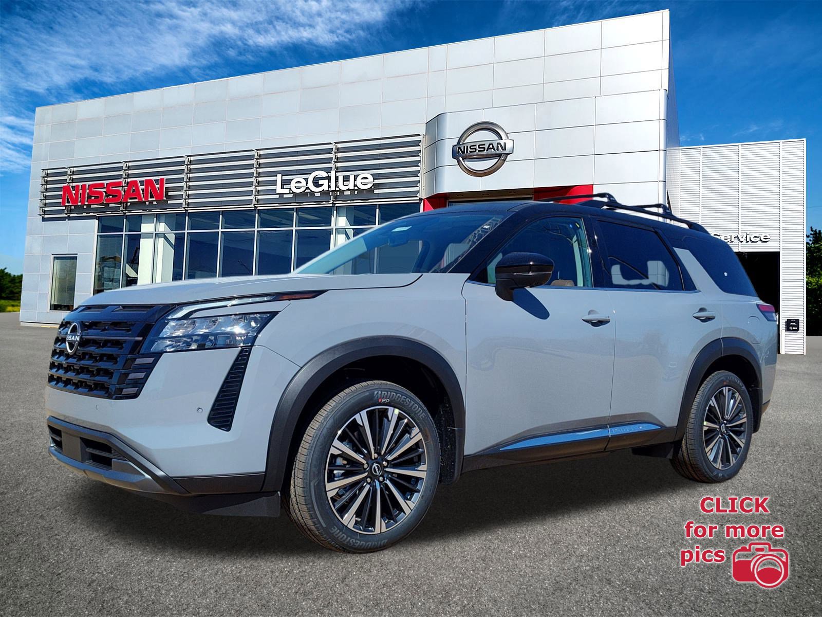 New 2026 Nissan Pathfinder Platinum image 1