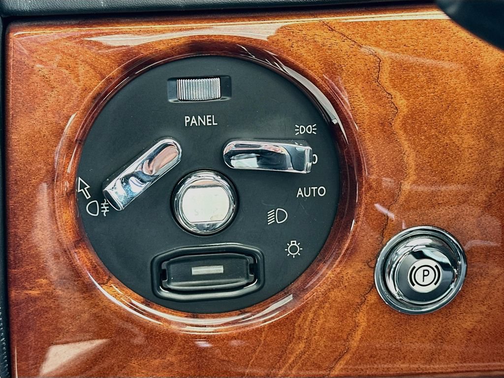 Used 2009 Rolls-Royce Phantom Drophead Coupe RWD image 11