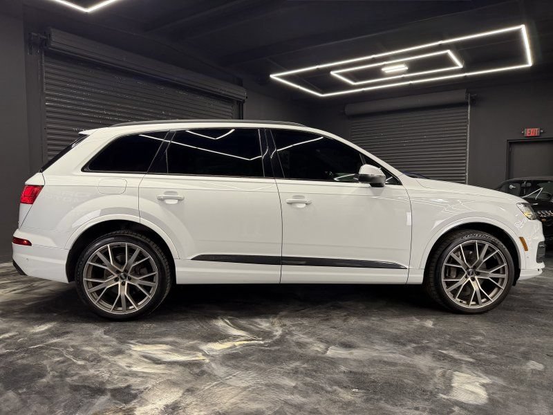 Used 2019 Audi Q7 3.0T Prestige AWD/4WD image 4