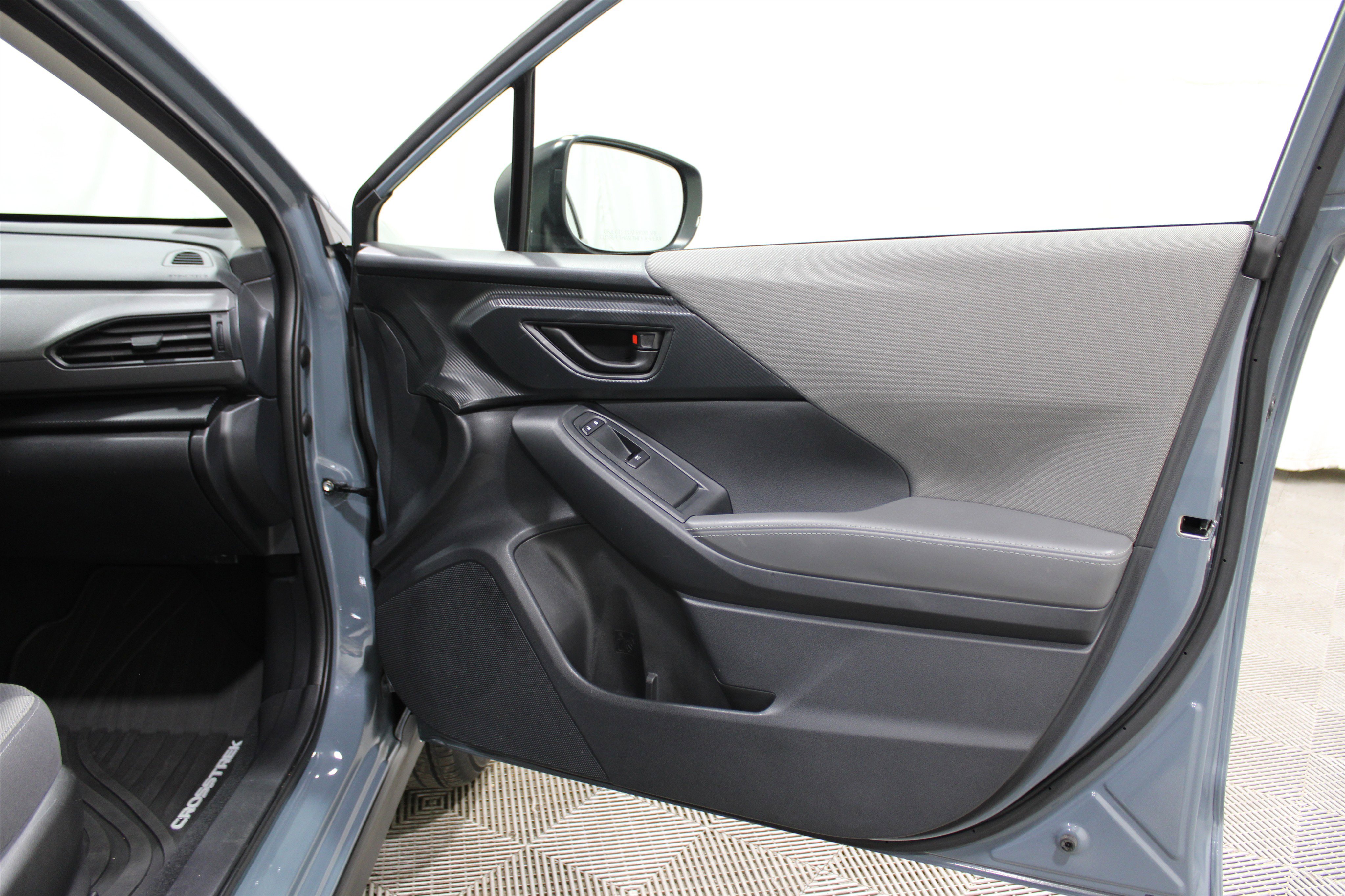 Used 2025 Subaru Crosstrek 2.0i Premium image 27