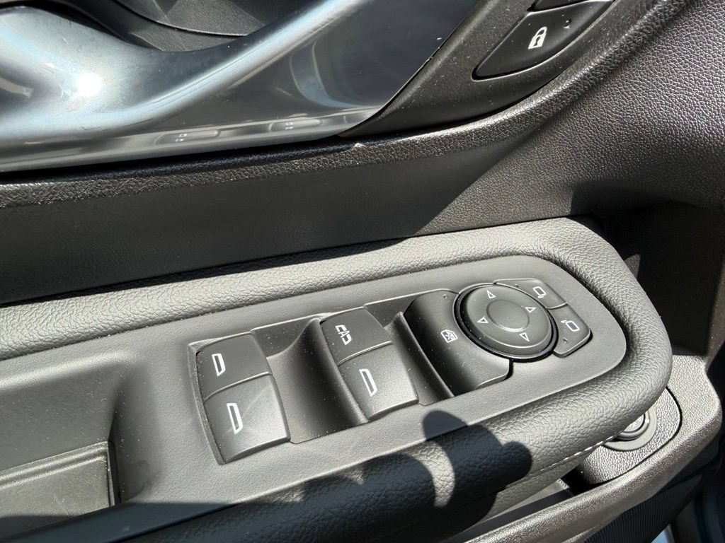 Certified 2024 GMC Terrain SLE w/ Driver Convenience Package FWD image 16