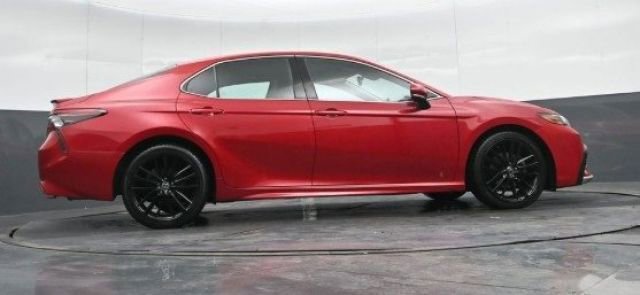 Used 2021 Toyota Camry XSE image 8