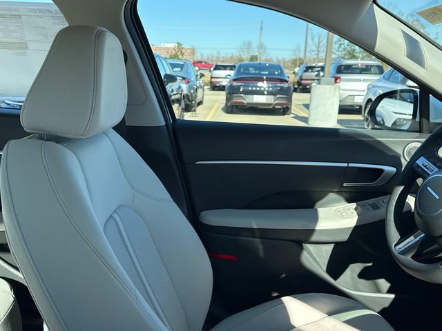 New 2026 Hyundai Sonata SEL FWD image 13